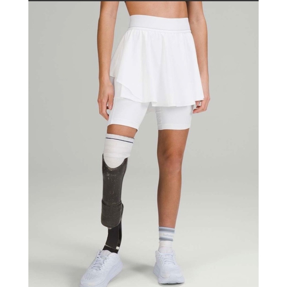 Lululemon Court Rival High‎ Rise Skirt White Tiered Athletic Size 2 stained